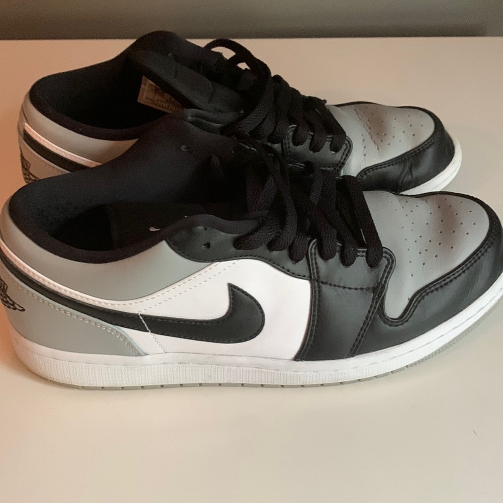 Air Jordan 1 low shadow toe